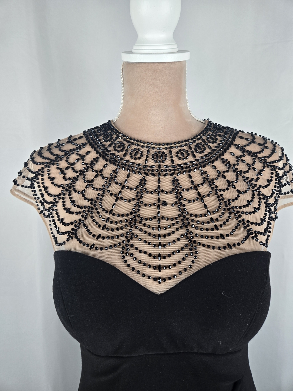 XSCAPE Beaded Illusion Sweetheart Cocktail Dress in Black Size 8 - Picture 5 of 10
